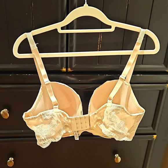 Victoria's Secret Dream Angels Lined Demi Bra - Picture 5 of 7